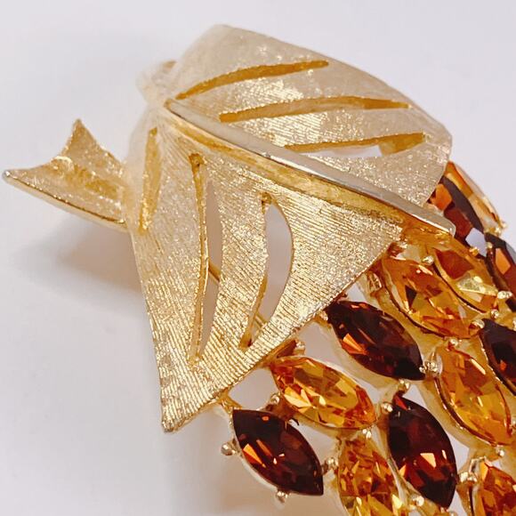 VTG Mid Century Amber Rhinestone Grape Cluster Brooch Gold Tone 1950s Sparkly - Picture 3 of 11